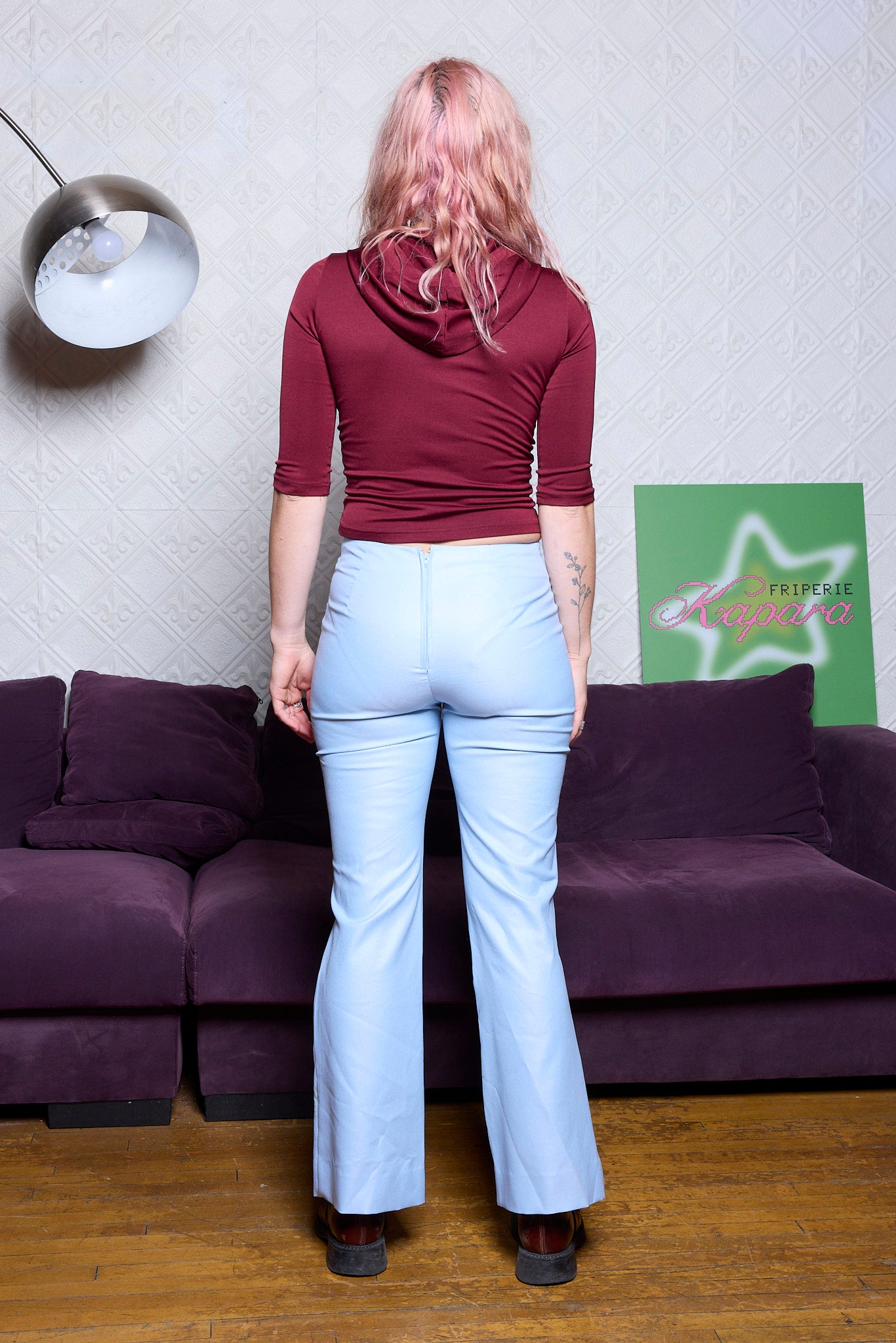 PANTALON BLEU POUDRE AVEC DÉTAILS AU BAS LE CHÂTEAU VINTAGE