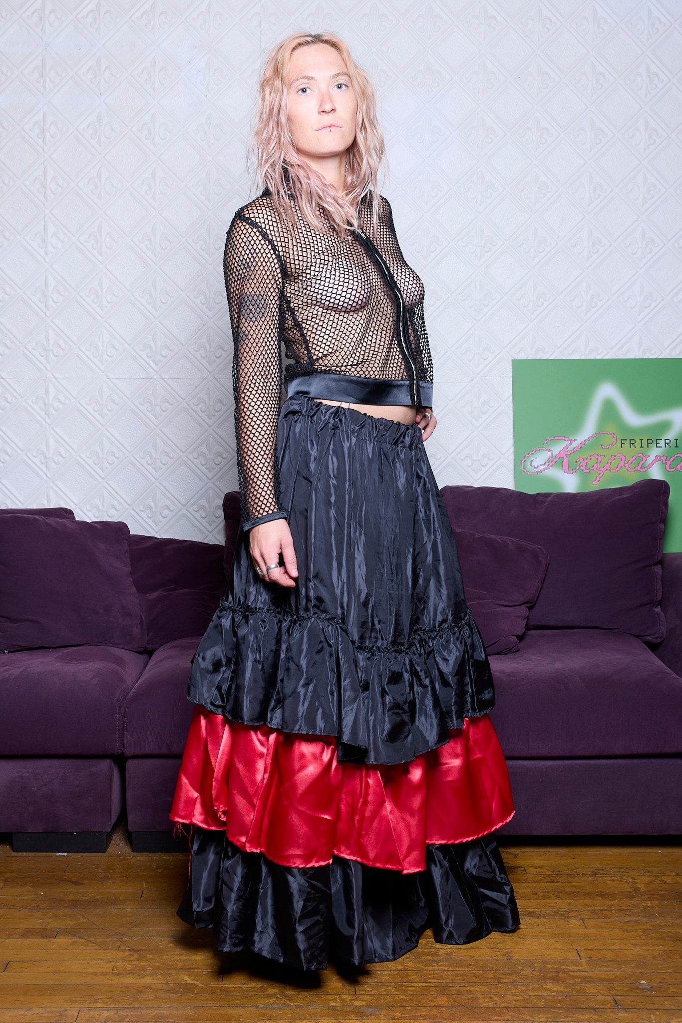 JUPE À VOLANTS NOIRE ET ROUGE