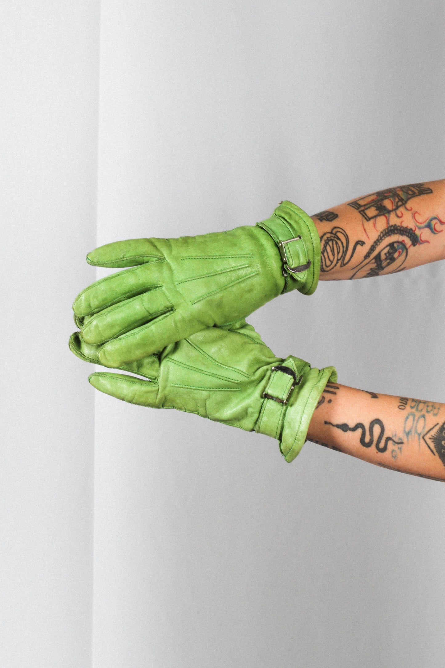 GANTS EN CUIR VERT POMME