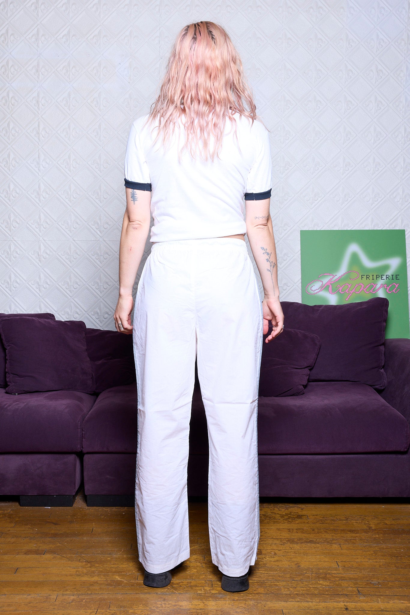 PANTALON BLANC RÉFLECTIF DANS LE NOIR